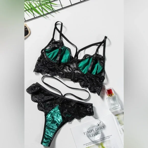 LINGERIE - Picture 5 of 7